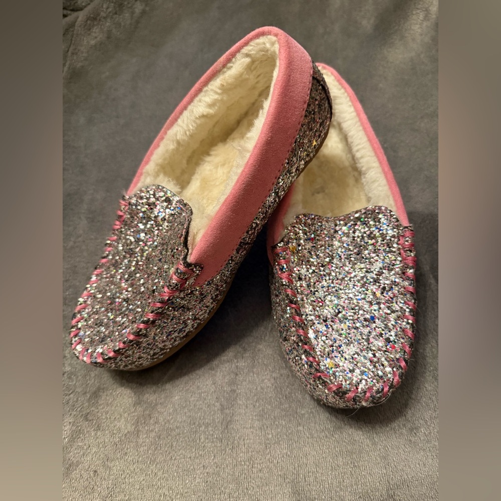 Lands’ End size 2 girls slippers
